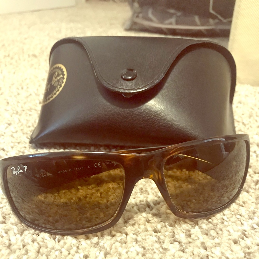 Men’s Ray-Ban tortoise polarized sunglasses w case
